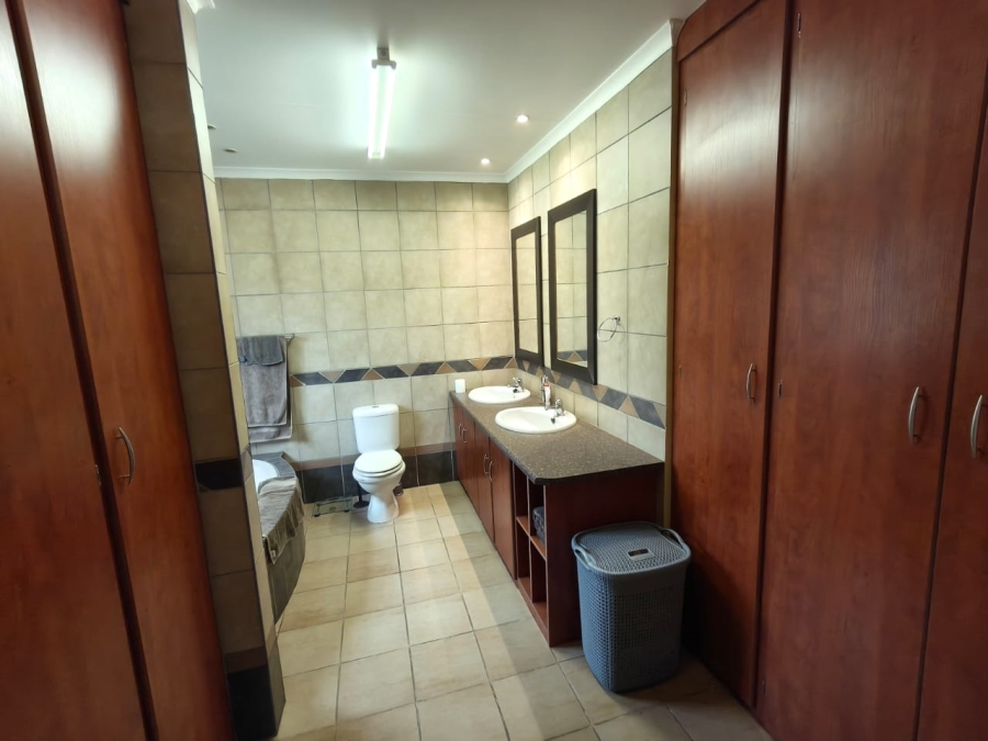 3 Bedroom Property for Sale in Safari Gardens North West